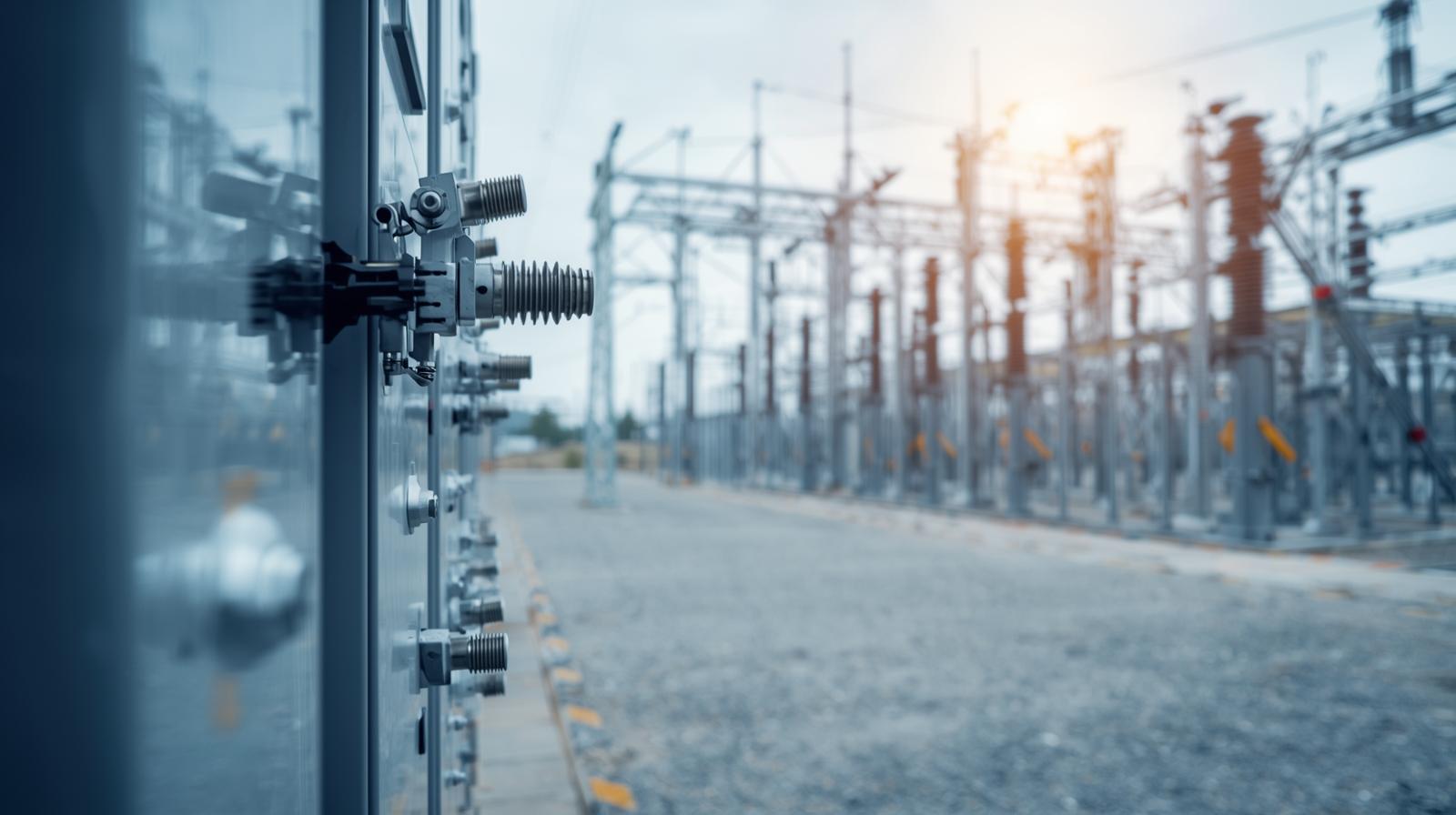 صور احترافية عن الخدمات الكهربية و الهندسية من رسومات و الاختبار و التشغيل للمحطات